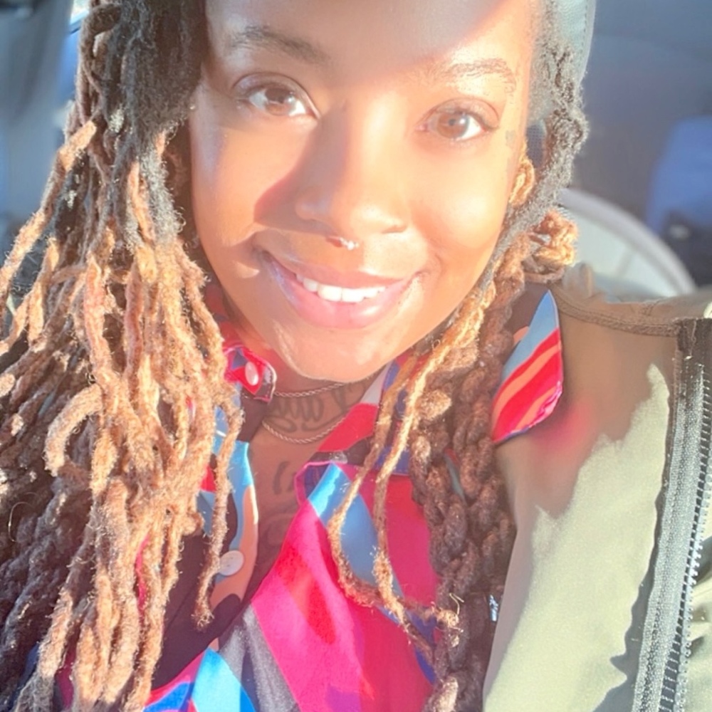 Meet your Posher, Nessa
